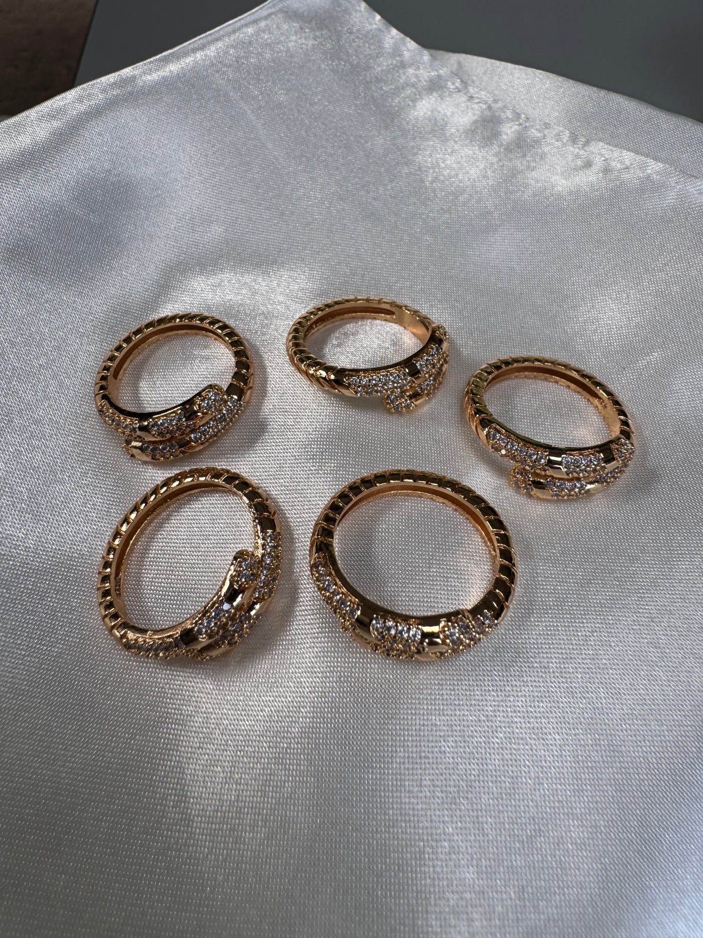 Leonora ring