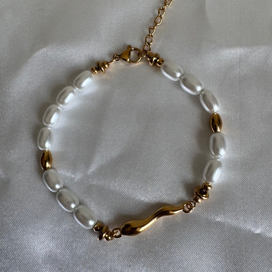 Alma bracelet